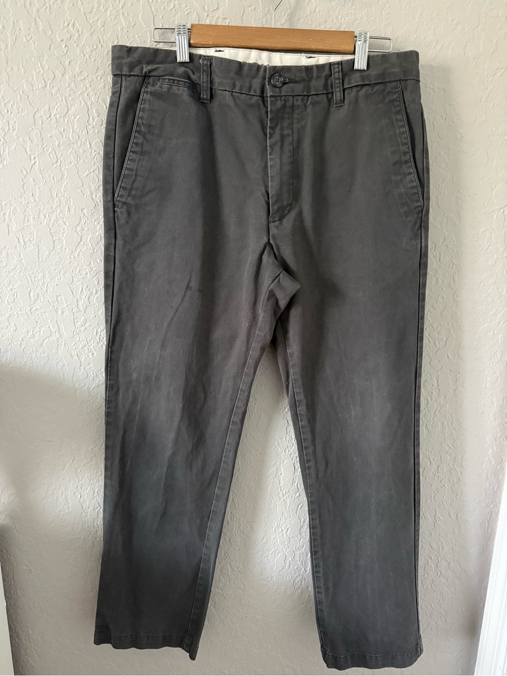 Dockers Men's Charcoal Gray Chino Pants 36/30
